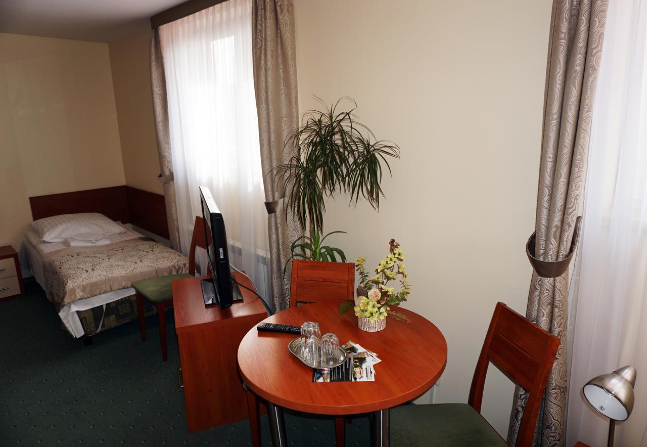Pod Szczesliwa Gwiazda Hotel Cekanowo Exterior photo